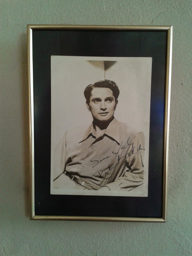 AKTÖR ROBERT ARDEN ISLAK İMZALI.