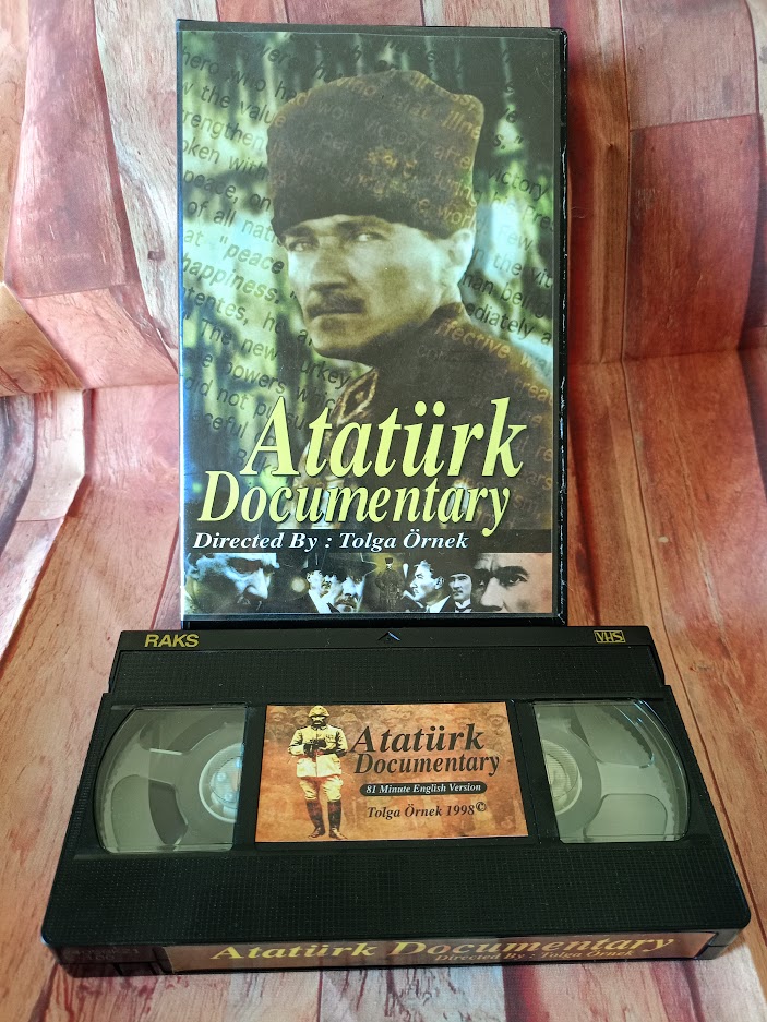 ATATÜRK DOCUMENTARY - ATATÜRK BELGESELİ İNGİLİZCE. VHS.