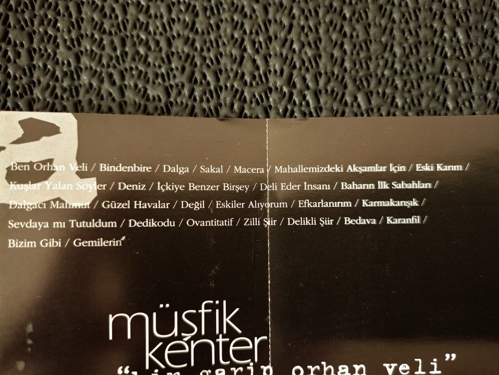 MÜŞFİK KENTER - BİR GARİP ORHAN VELİ. KASET..