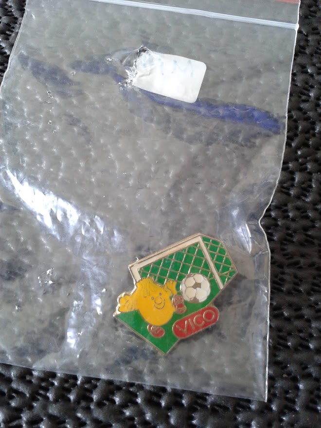 VICO FUTBOLCU PIN ROZET. NADİR,VINTAGE.
