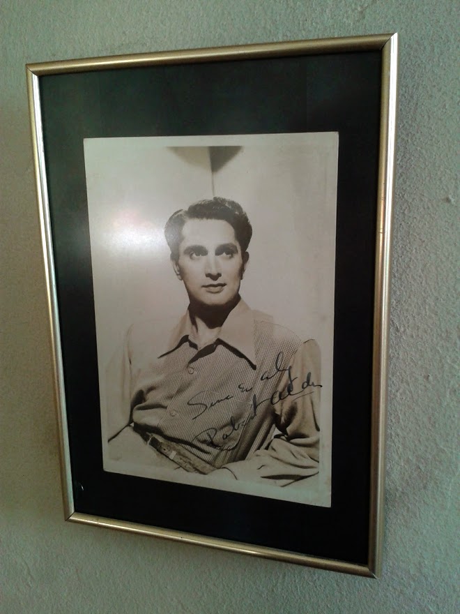 AKTÖR ROBERT ARDEN ISLAK İMZALI.
