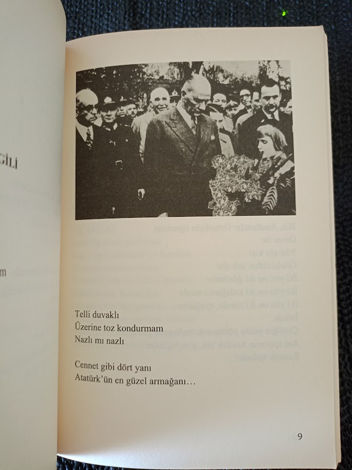 ATATÜRK-CUMHURİYET ŞİİRLERİ VE ANILAR ( İMZALI )