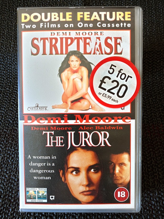 STRIPTEASE ve THE JUROR TEK KASET İKİ FİLM.