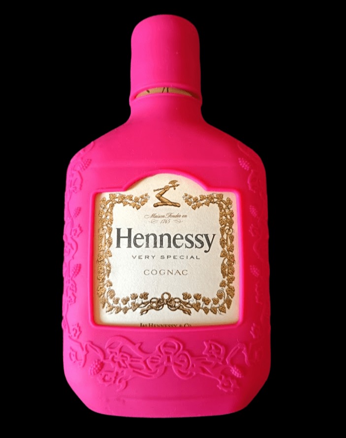 HENNESSY V.S. ÇOK ÖZEL SİLİKON KAPLI BOŞ ŞİŞE.