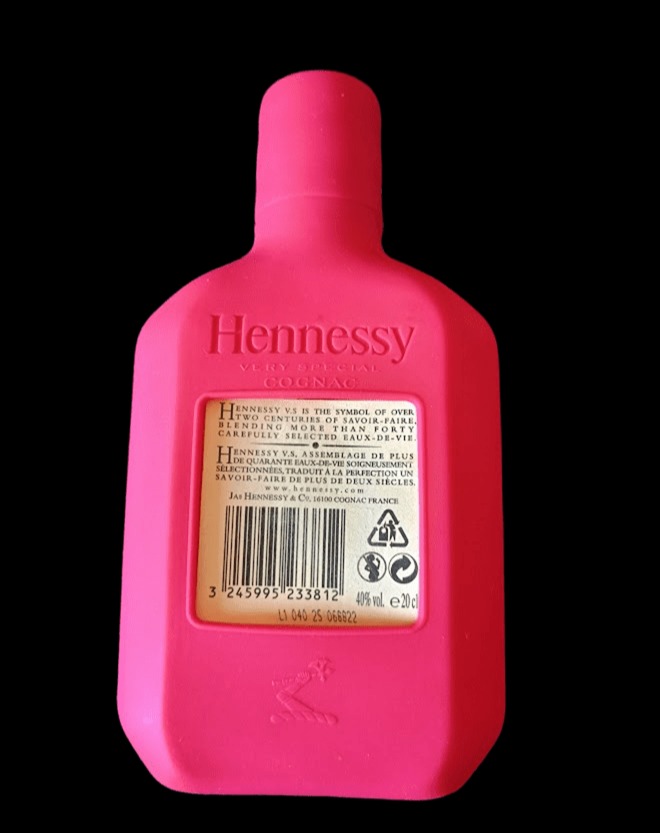 HENNESSY V.S. ÇOK ÖZEL SİLİKON KAPLI BOŞ ŞİŞE.