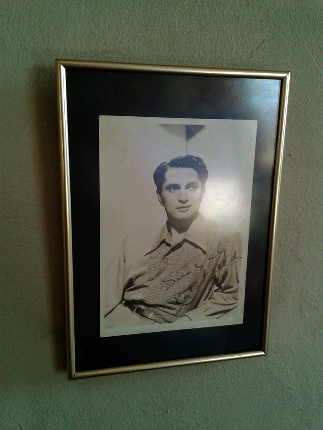 AKTÖR ROBERT ARDEN ISLAK İMZALI.