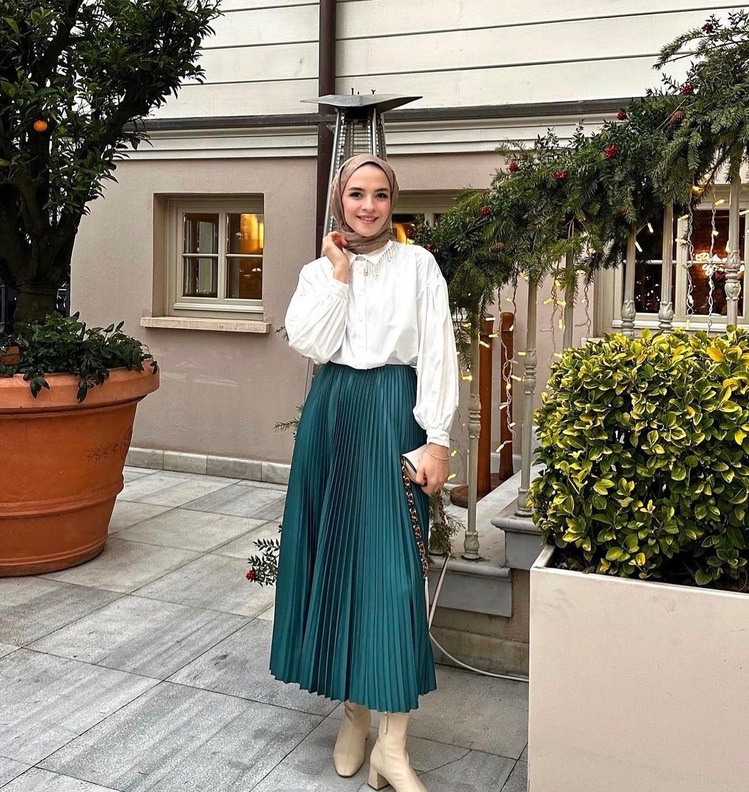 Elisa piliseli etek