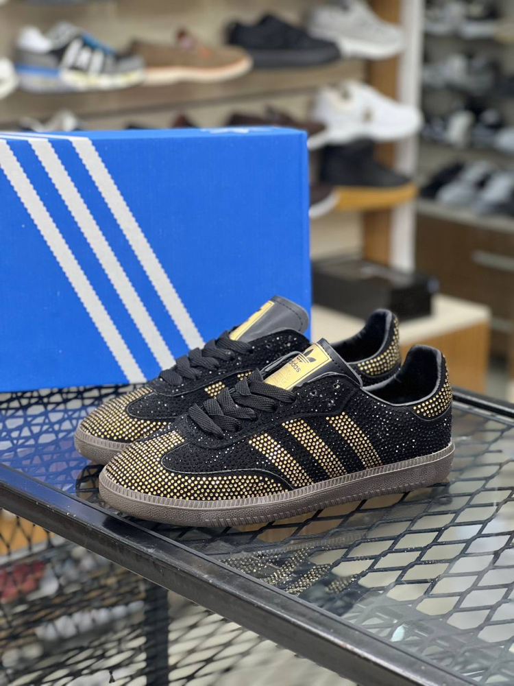 Adidas taşlı samba