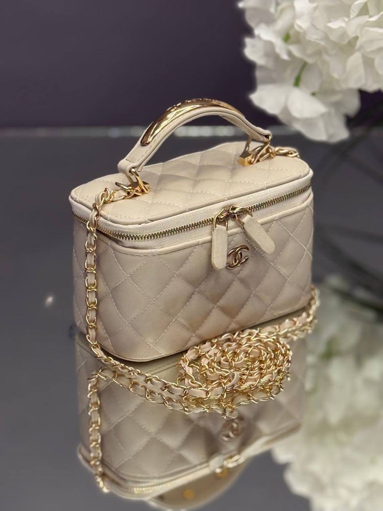 Chanel kol çantası 