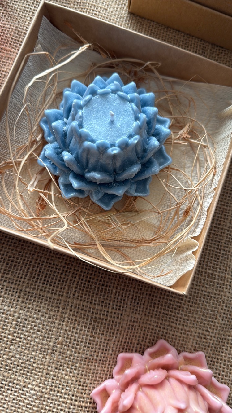 Lotus Mum  
