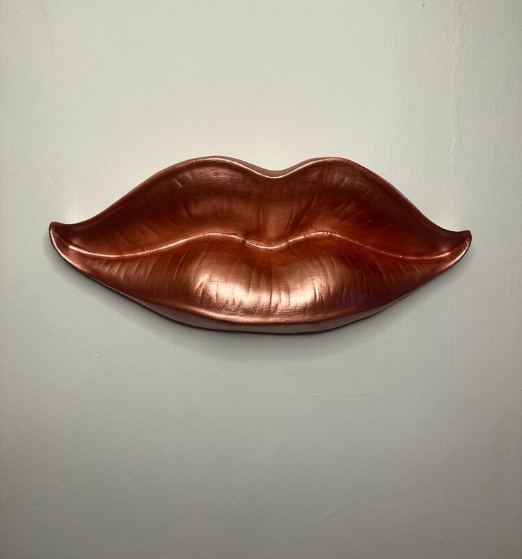 Rose Gold Metalik Dudak Heykel