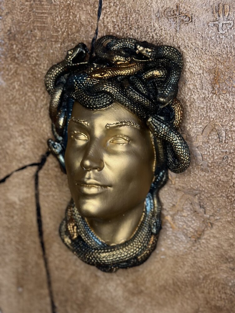Medusa Duvar Heykel