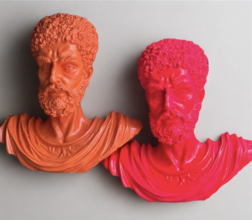 2li Pop Art Marcus Duvar Heykeli