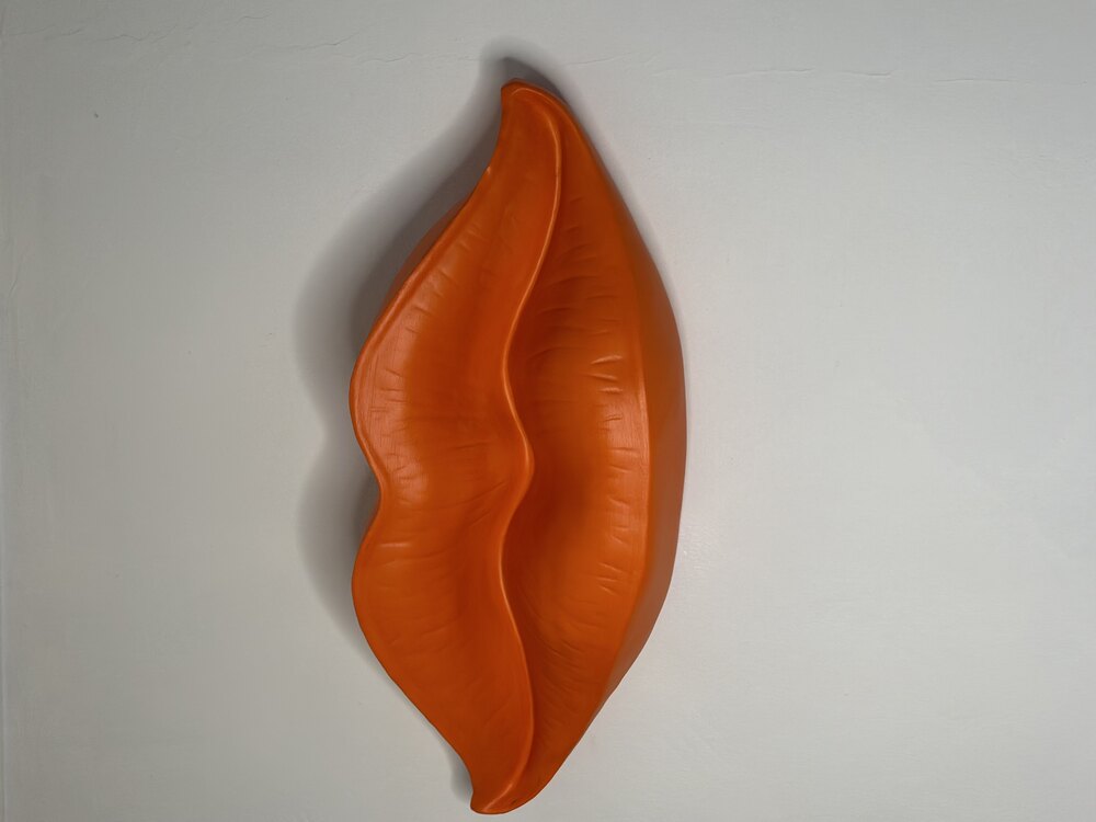 Orange Dudak Heykeli