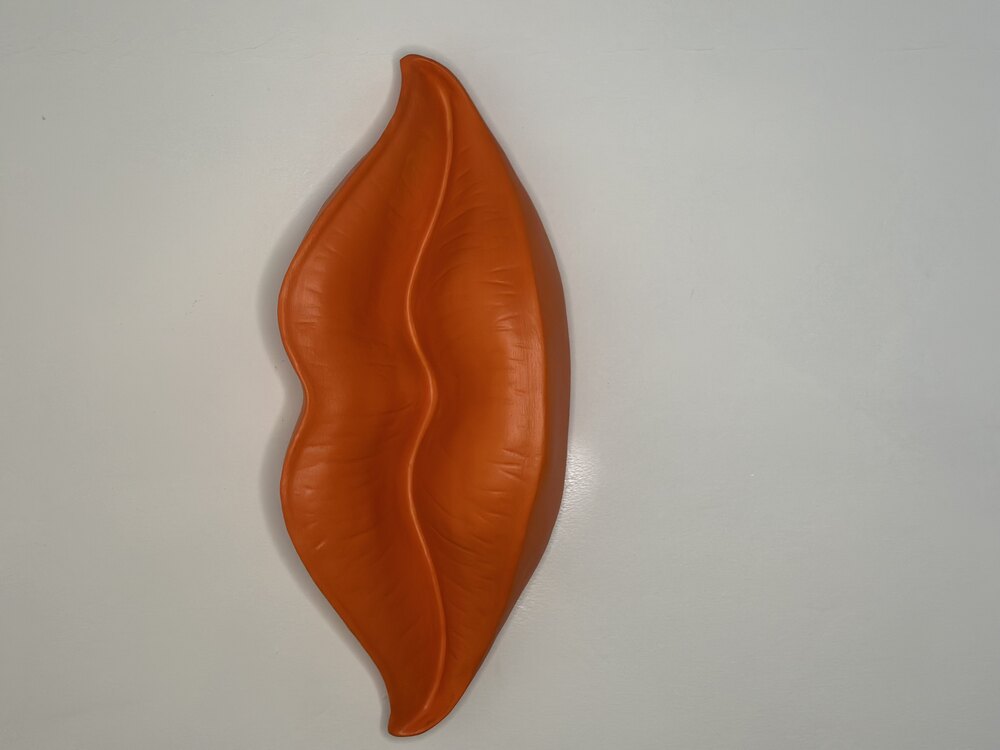 Orange Dudak Heykeli