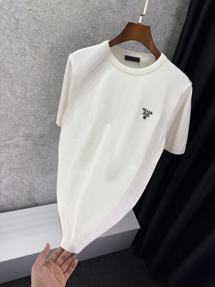  PRADA Premium T-shirt