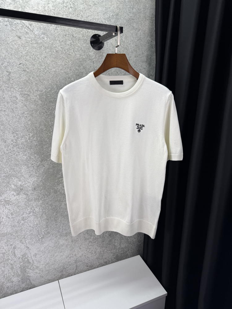  PRADA Premium T-shirt