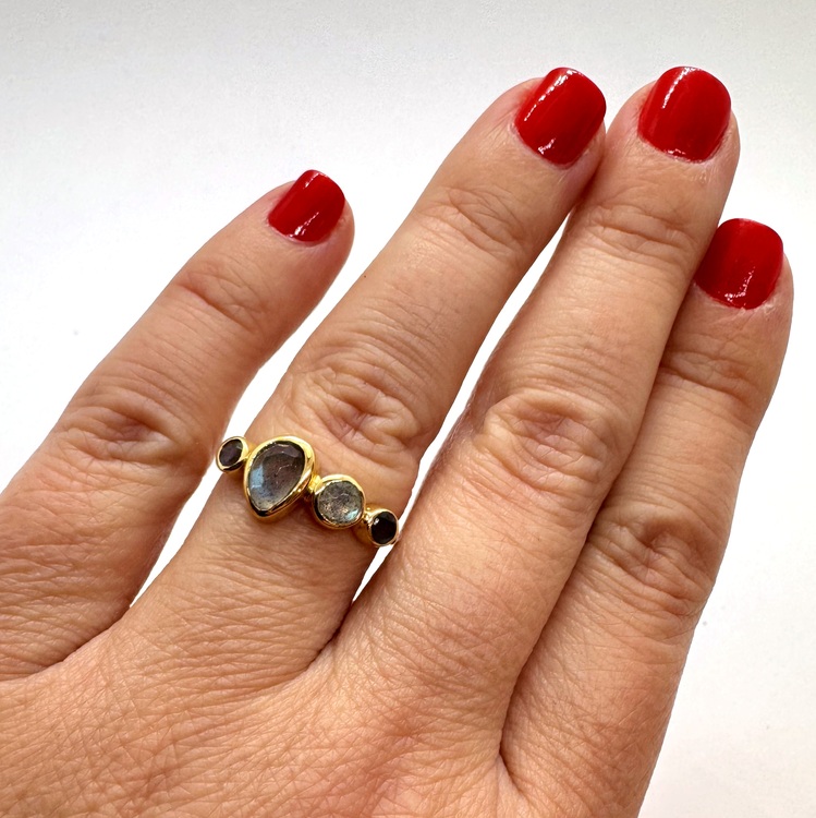 Dört Amorf Taşlı Yüzük- Four Amorf Stone Ring