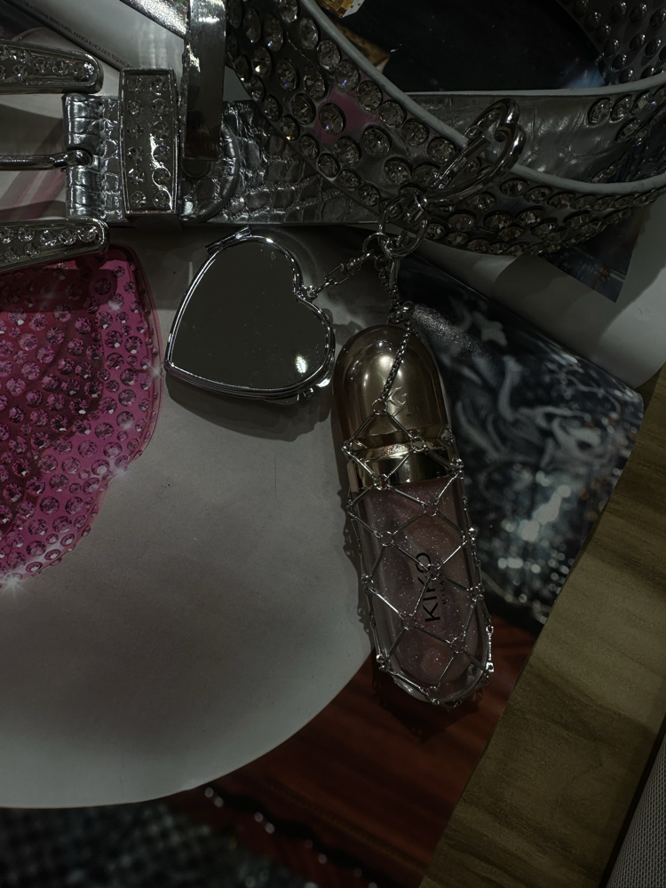 GLOSS CHARM