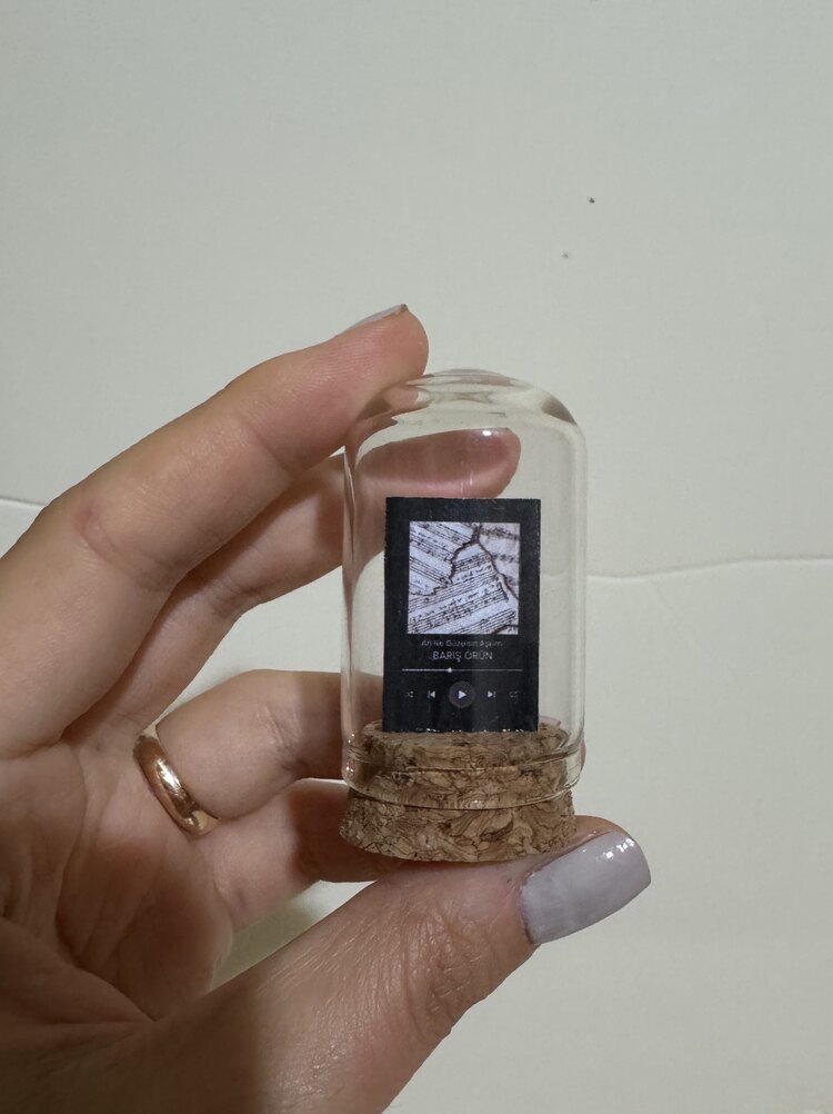 3 adet tüpte mini kitap