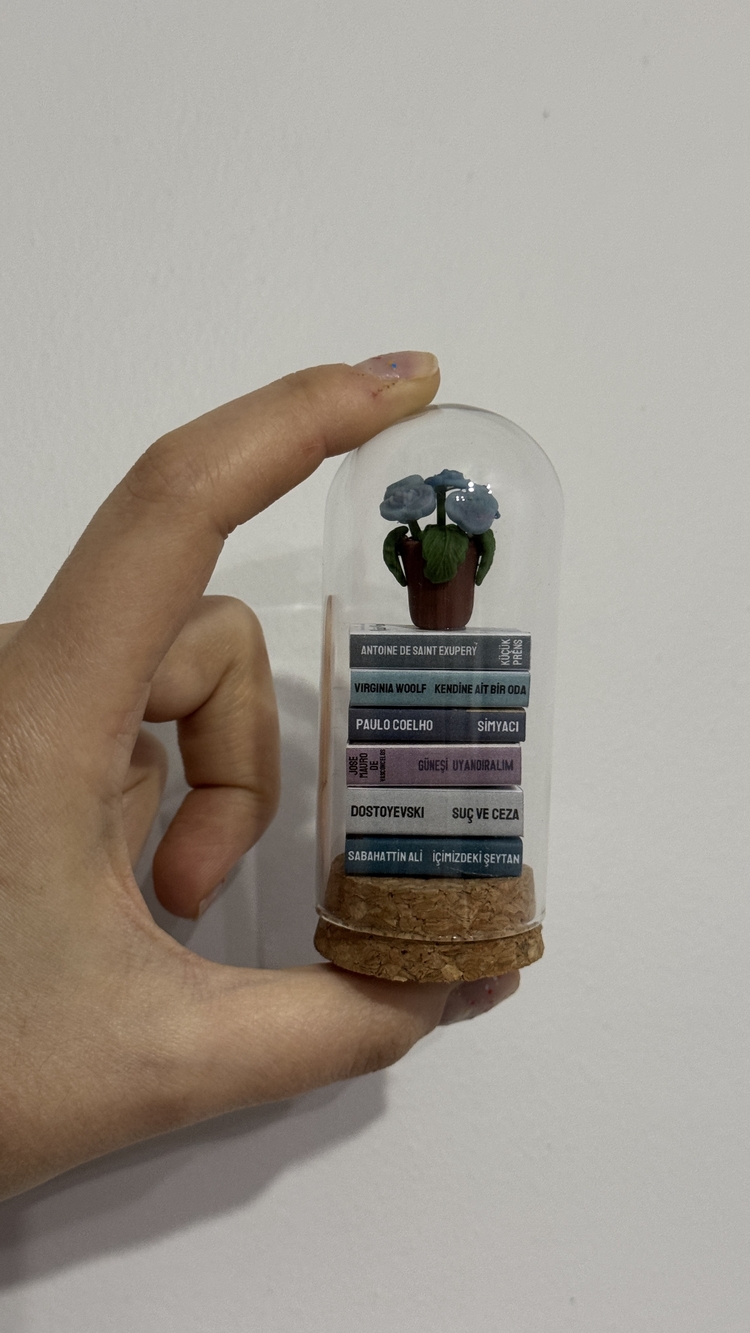 Seçtiğiniz kitaplarla Mini tüp dekor