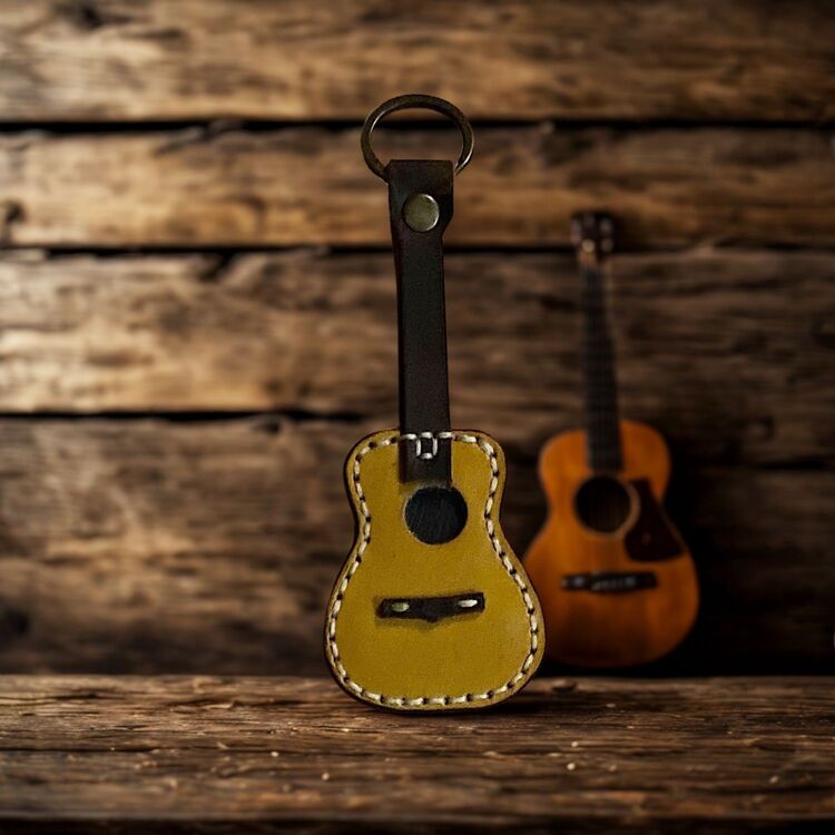 Deri gitar anahtarlık