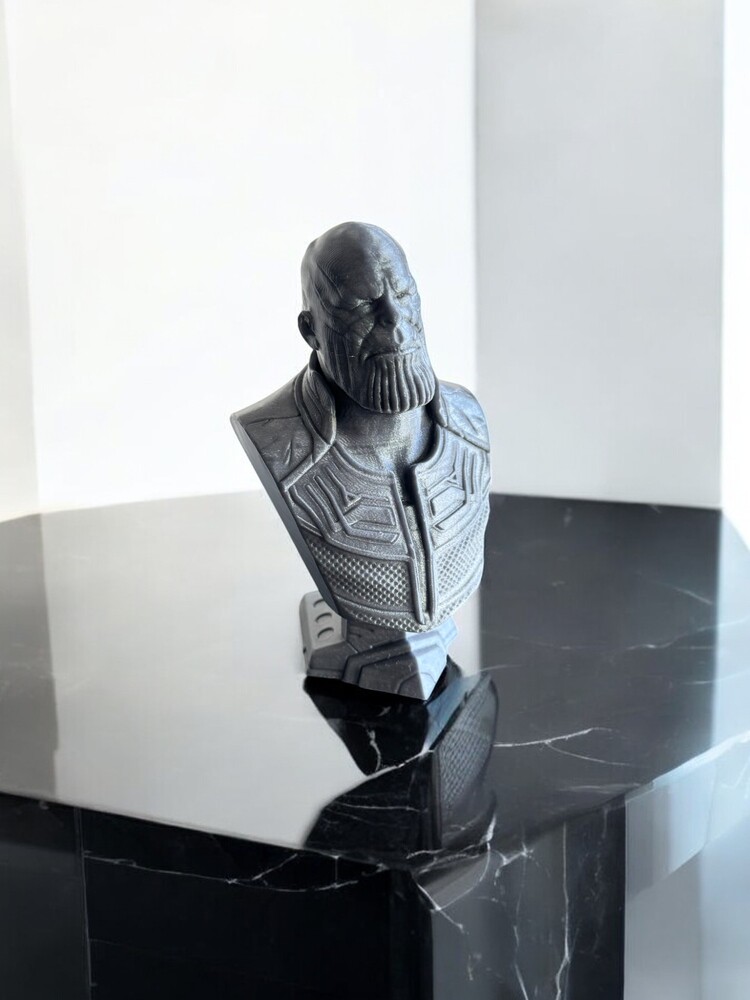 Thanos Büst Gri