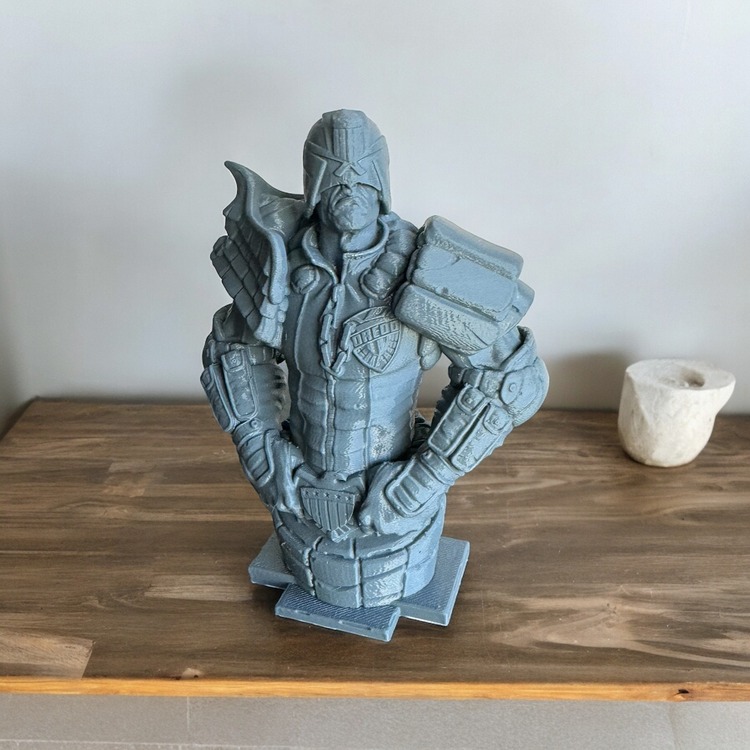 Dredd Büst (Gri)