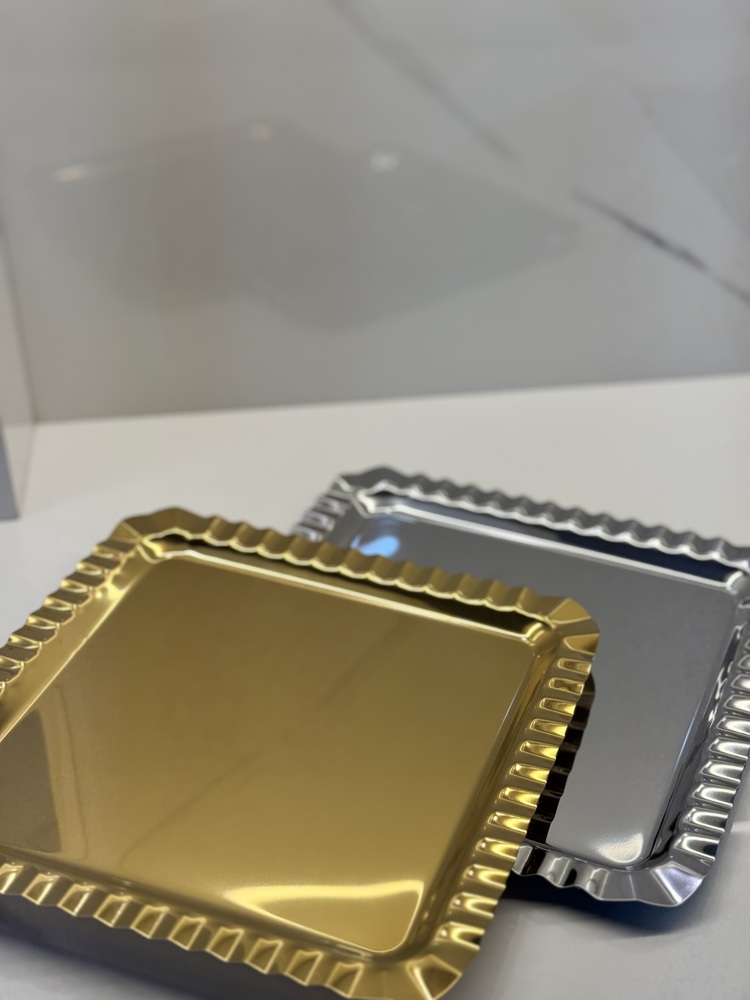Gold Kıvrımlı Kare Tepsi