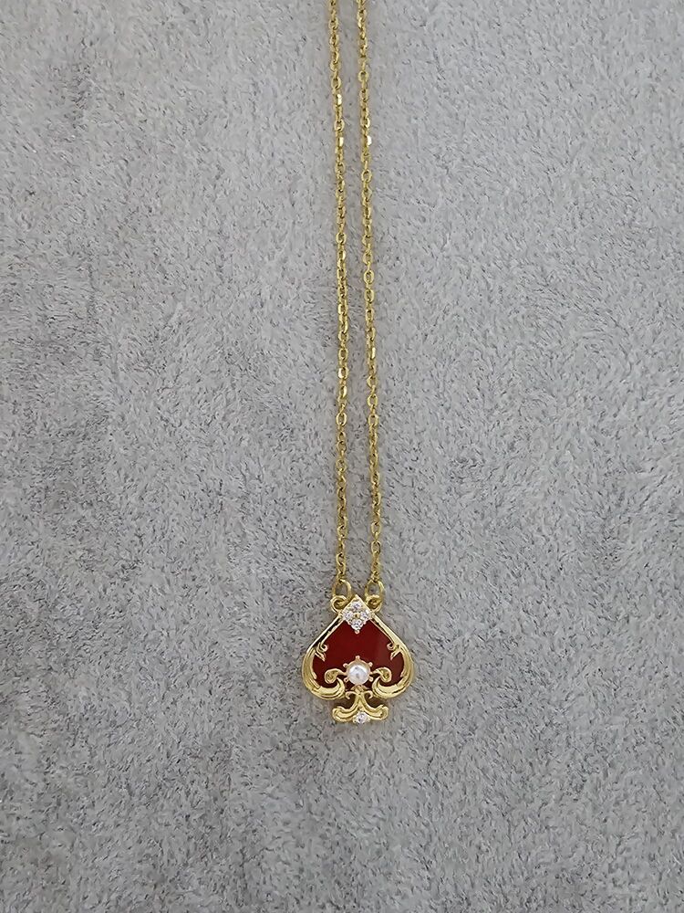 Gold Renk Kırmızı Maça Ası Kolye
