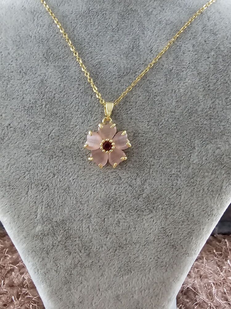 Pembe Çiçek Kolye