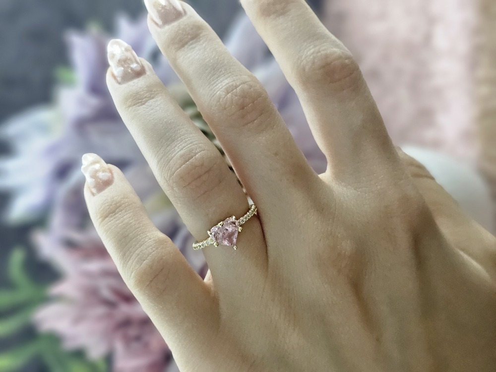 Zirkon Taşlı Pembe Kalp Detaylı Gold Renk Ayarlanabilir Yüzük