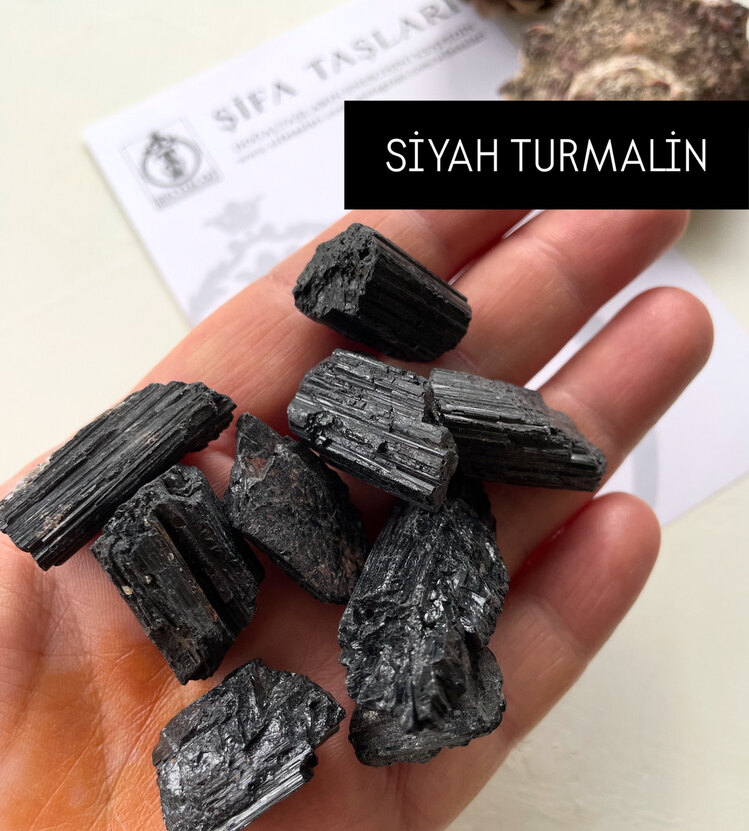 İşlenmemiş Siyah Turmalin