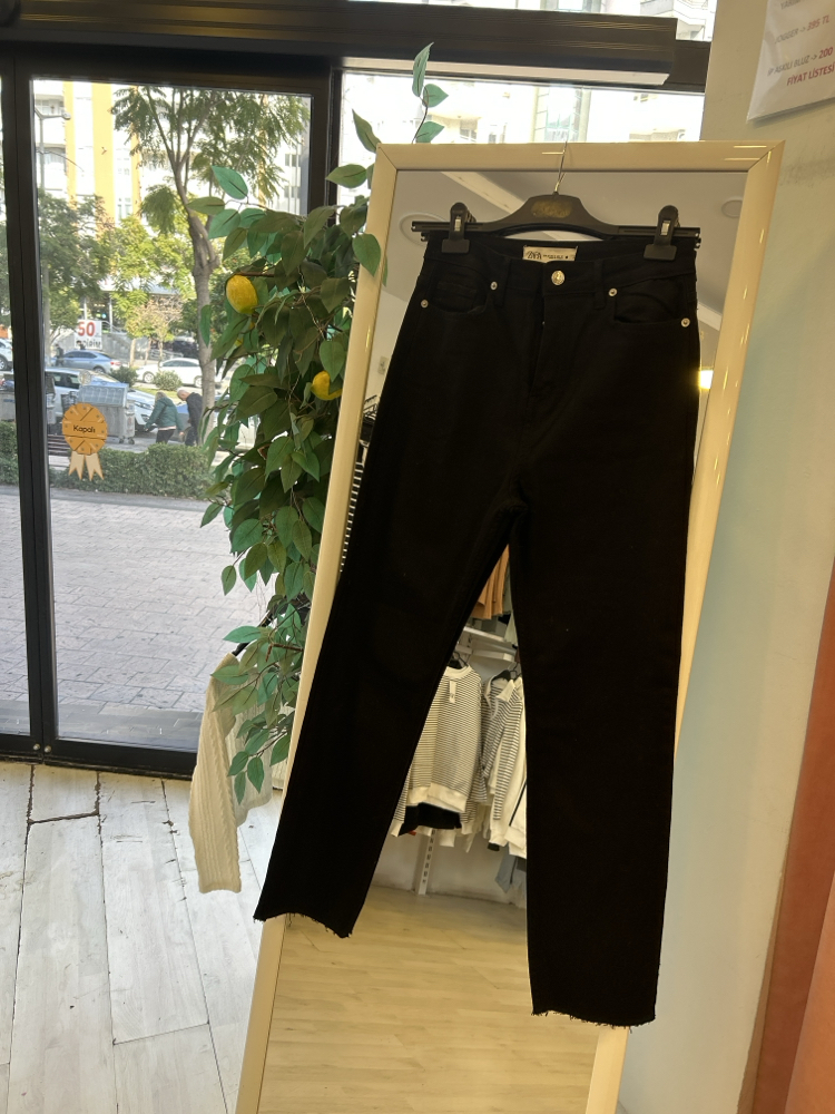 Zara siyah jean
