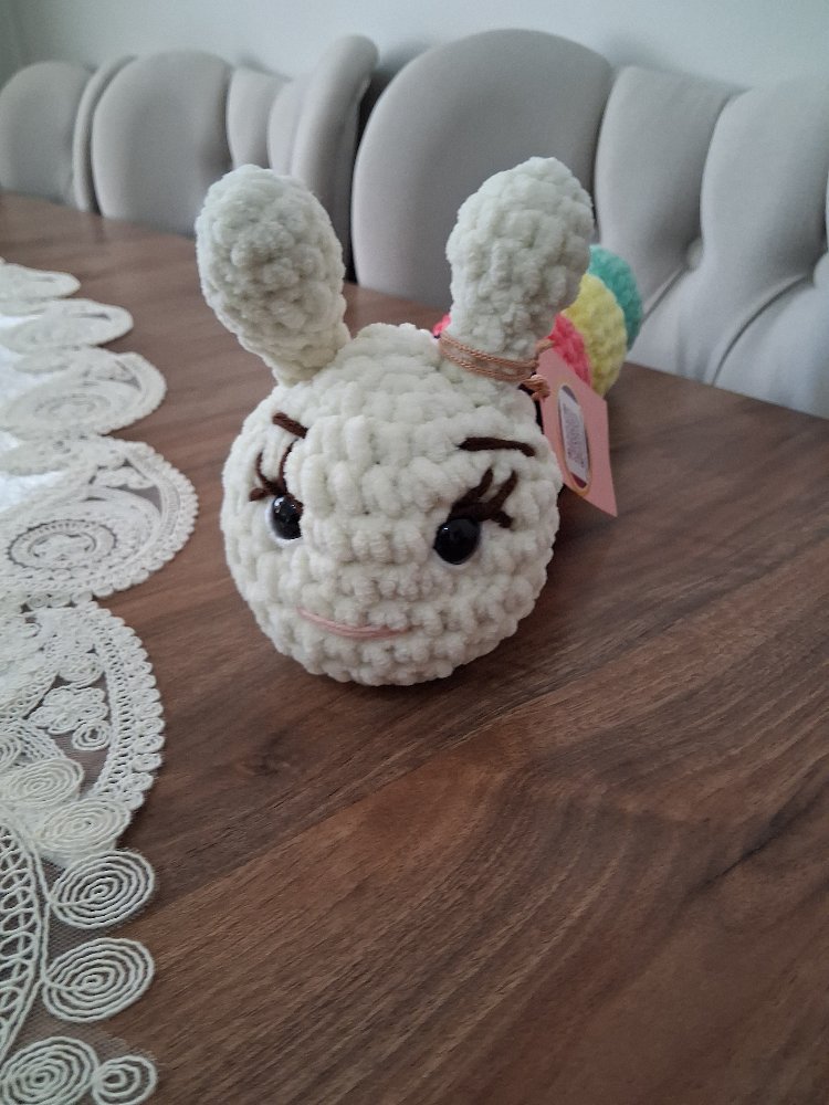 Sevimli küçük bir tırtıl amigurumi | Kız çocukları için oyuncak