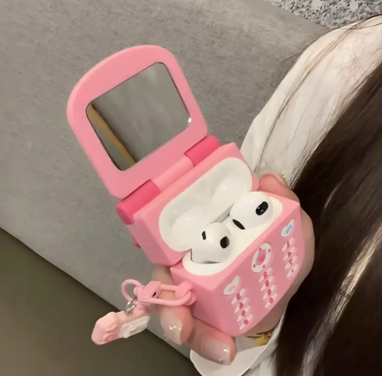4. Nesil hello kitty airpods kılıf 