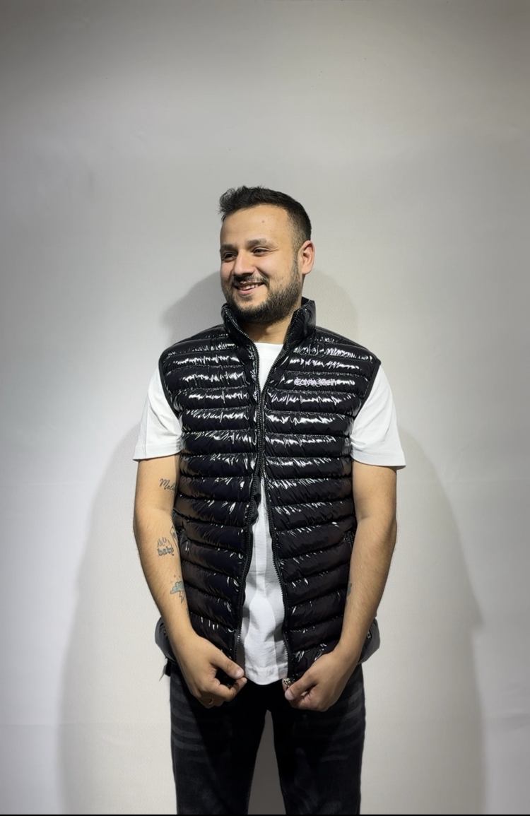 CALVİN KLEİN PARLAK YELEK RENK SİYAH