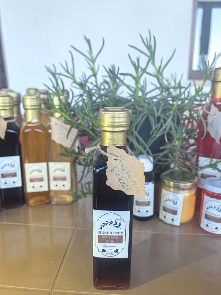 Kuşburnu Sirkesi
