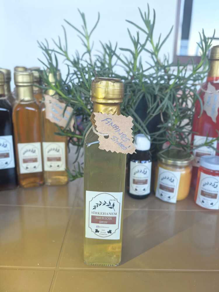 Ananas Sirkesi