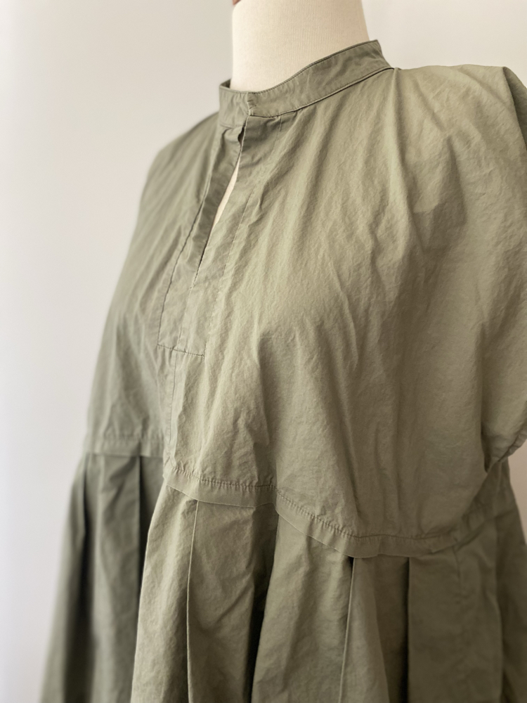 Guttha Milano Archivio 12 Haki Minimalist Tasarım Bluz