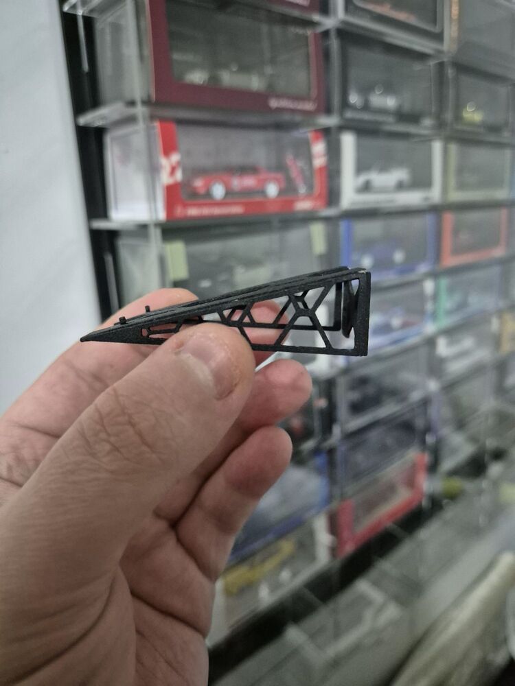 64 Ölçek Metal Sergileme Rampası