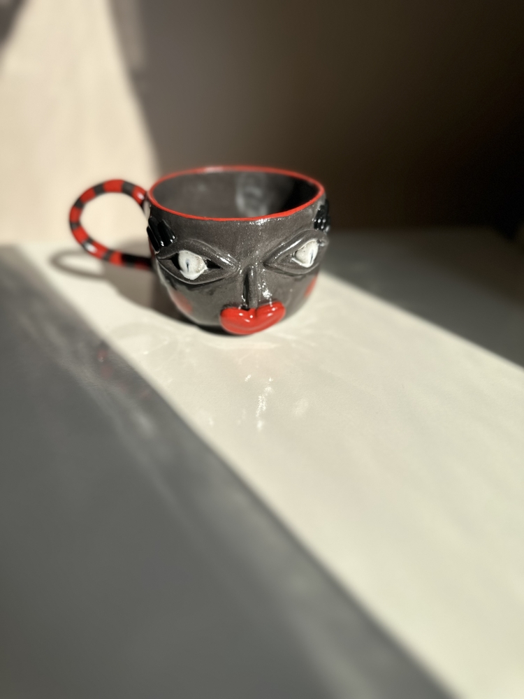 Reptilian mug