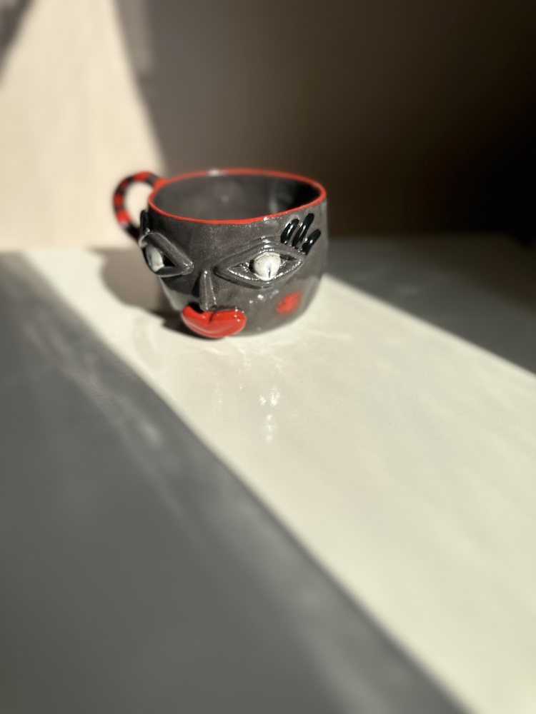 Reptilian mug