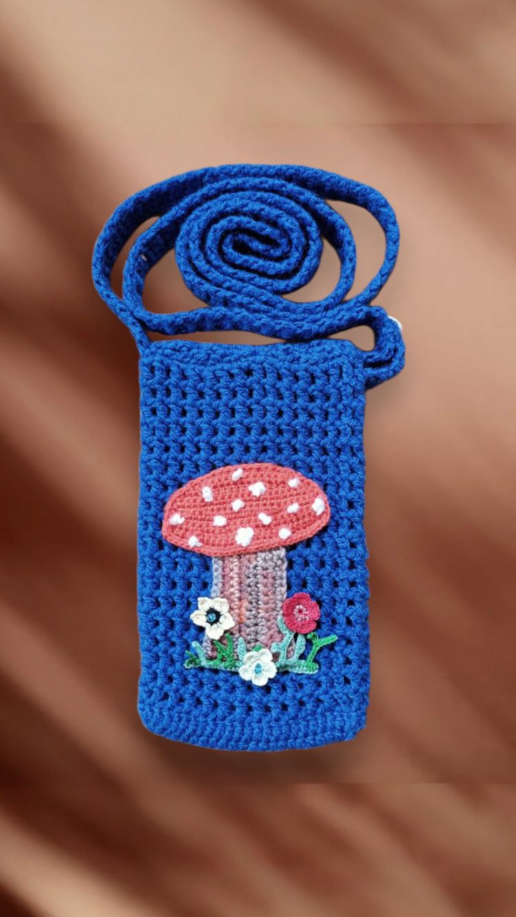 Mantar motifli telefon çantası