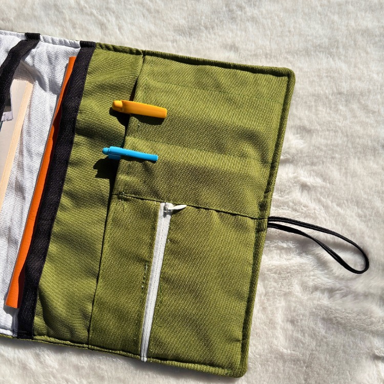Haki Yeşil Düğmeli Organizer
