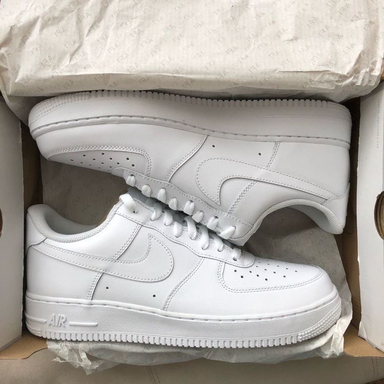 Nike Air Force 1 07 “ All White “