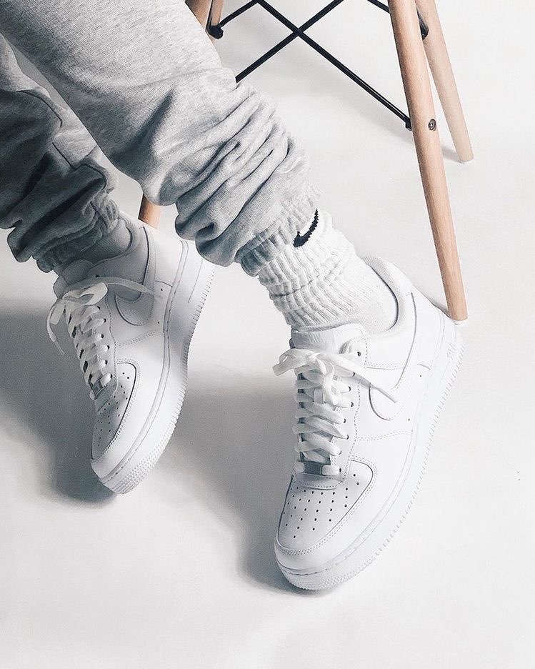 Nike Air Force 1 07 “ All White “