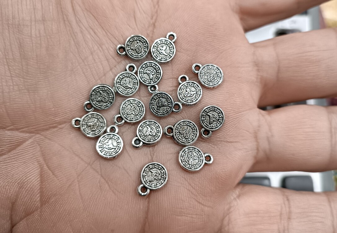 8 mm tuğra tek kulplu döküm aksesuar gümüş  14 adet