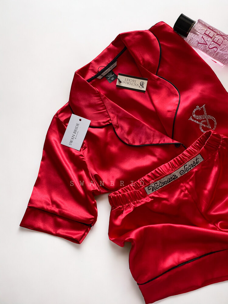 Victoria’s Secret Kırmızı Şortlu Saten Pijama Takımı