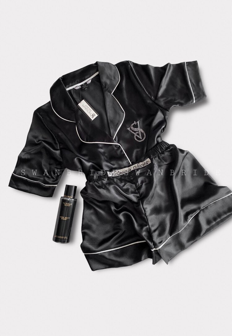 Victoria’s Secret Siyah Şortlu Pijama Takımı